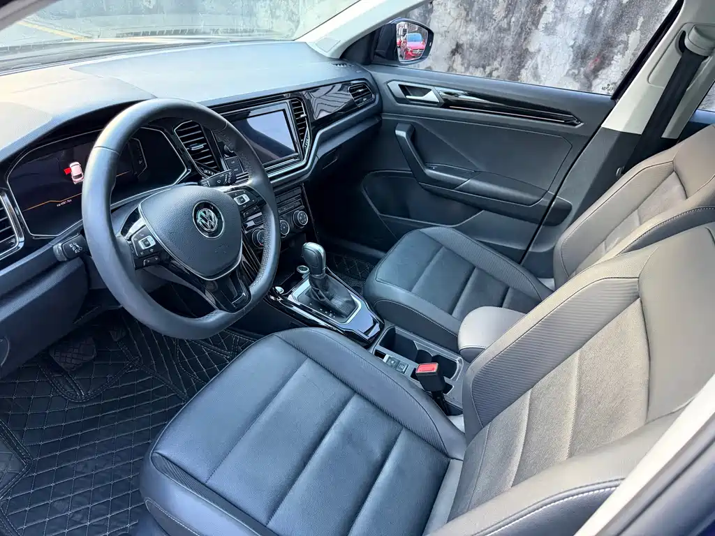 Volkswagen T-Roc — миниатюра 7