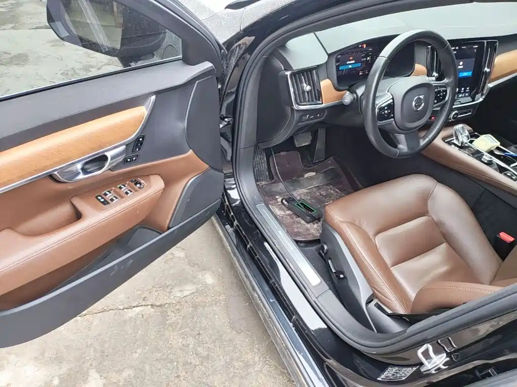 Volvo S90 PHEV — миниатюра 16