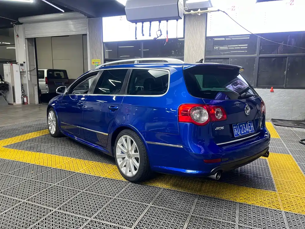 Volkswagen Passat 2008 R36