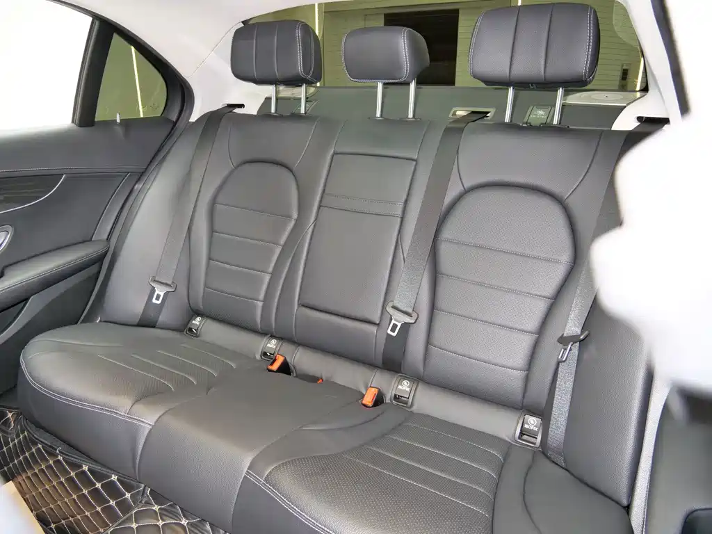 Mercedes-Benz C-Class — миниатюра 10