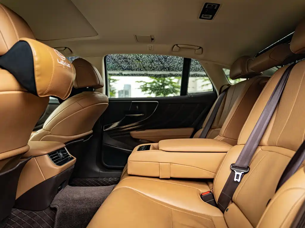 Lexus LS — миниатюра 18