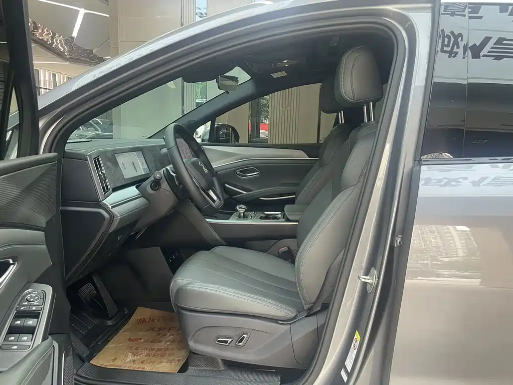 BYD L DM-i — миниатюра 10