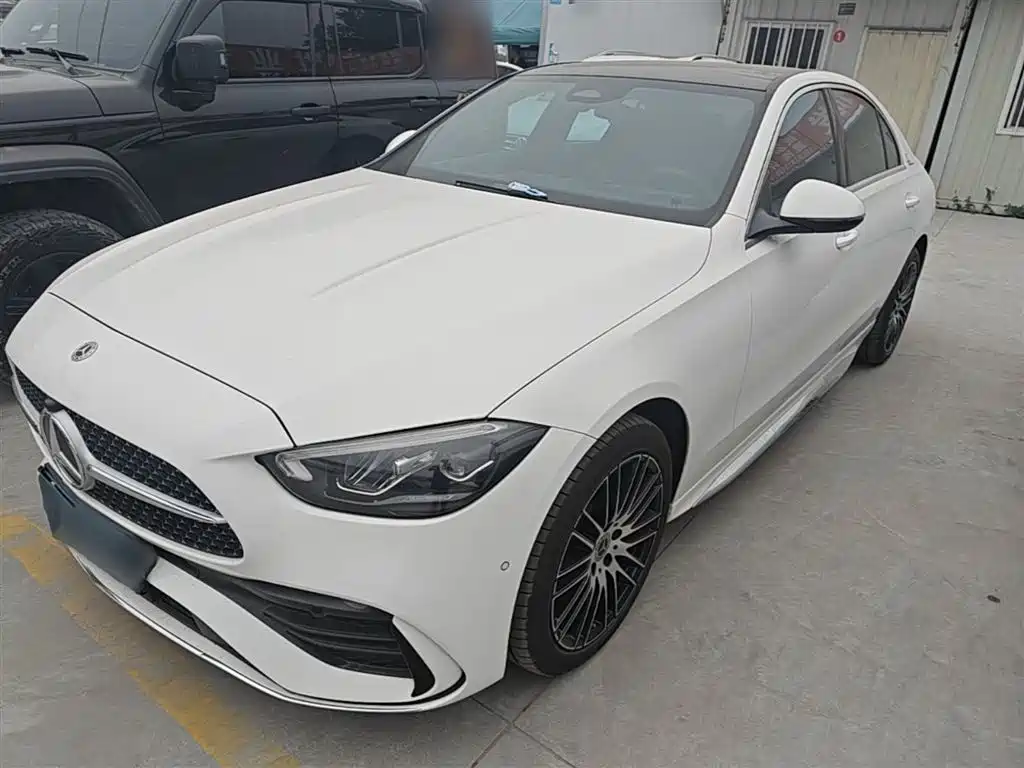 Mercedes-Benz C-Class 2024