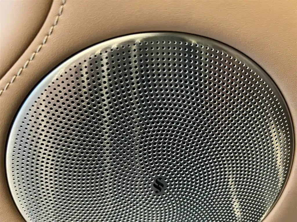 AITO ENJOY THE WORLD S9