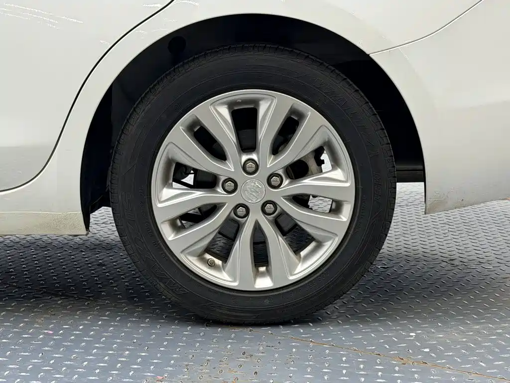Buick Excelle — миниатюра 7