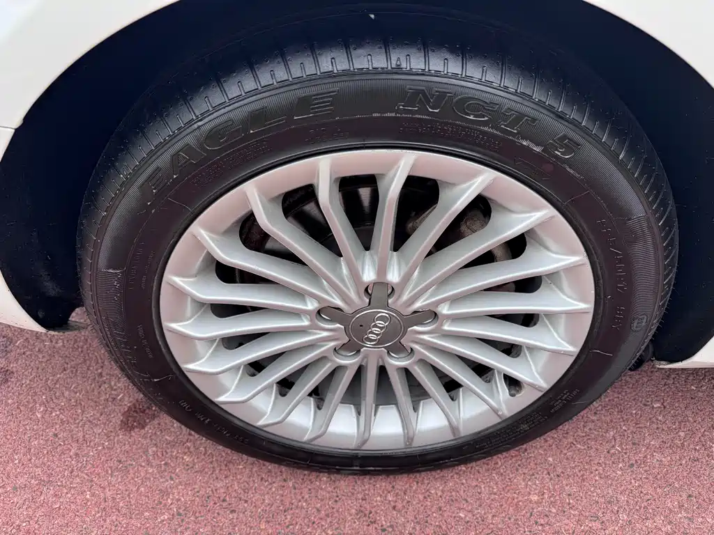 Audi A4L — миниатюра 13