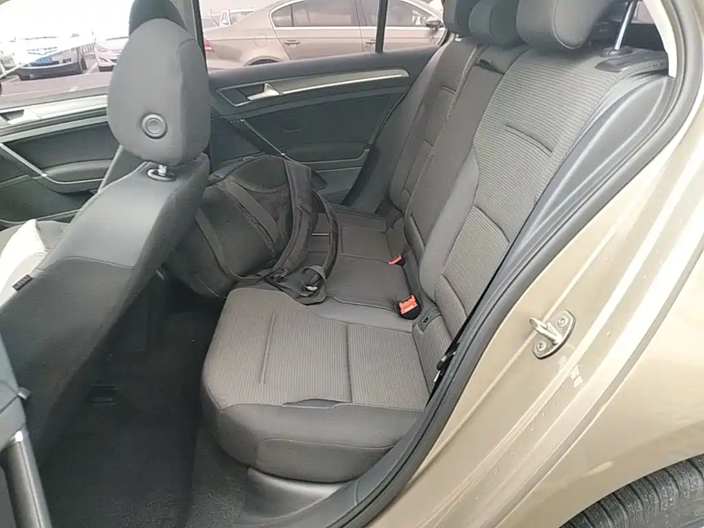 Volkswagen Golf — миниатюра 17