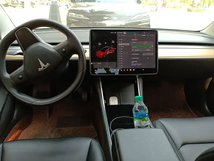 Tesla Model 3 — миниатюра 12