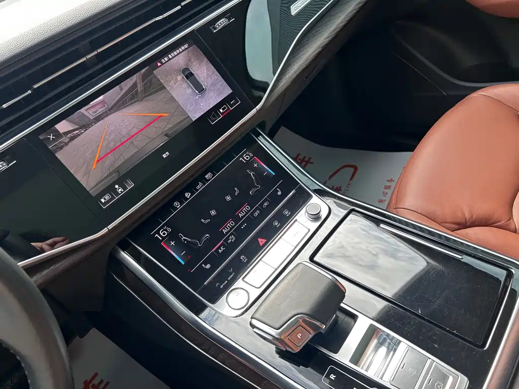 Audi Q7 — миниатюра 8