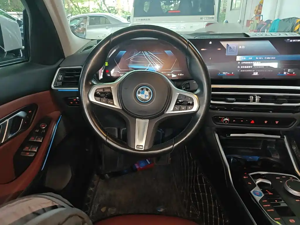 BMW i3 — миниатюра 11