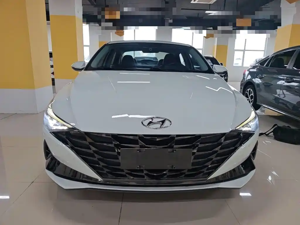Hyundai Elantra — миниатюра 3
