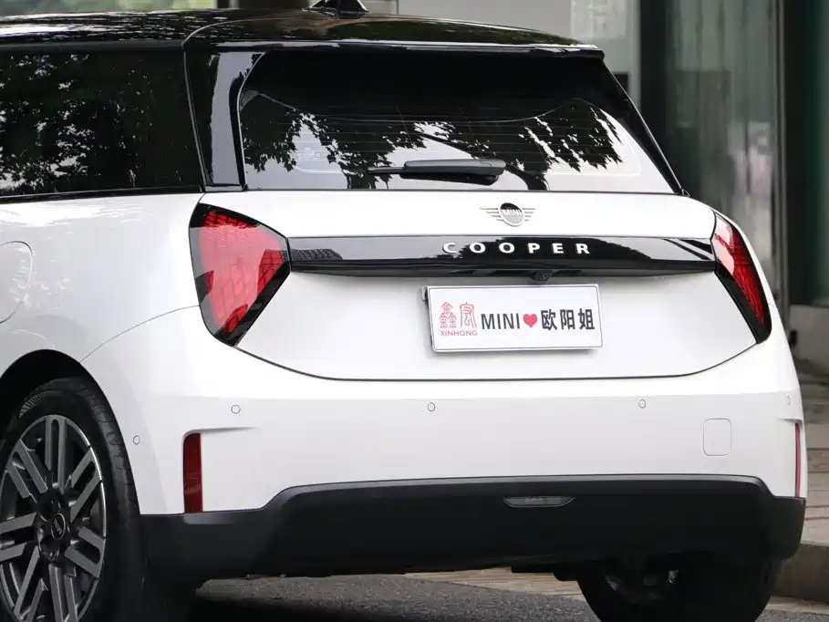 MINI MINI COOPER EV — миниатюра 8