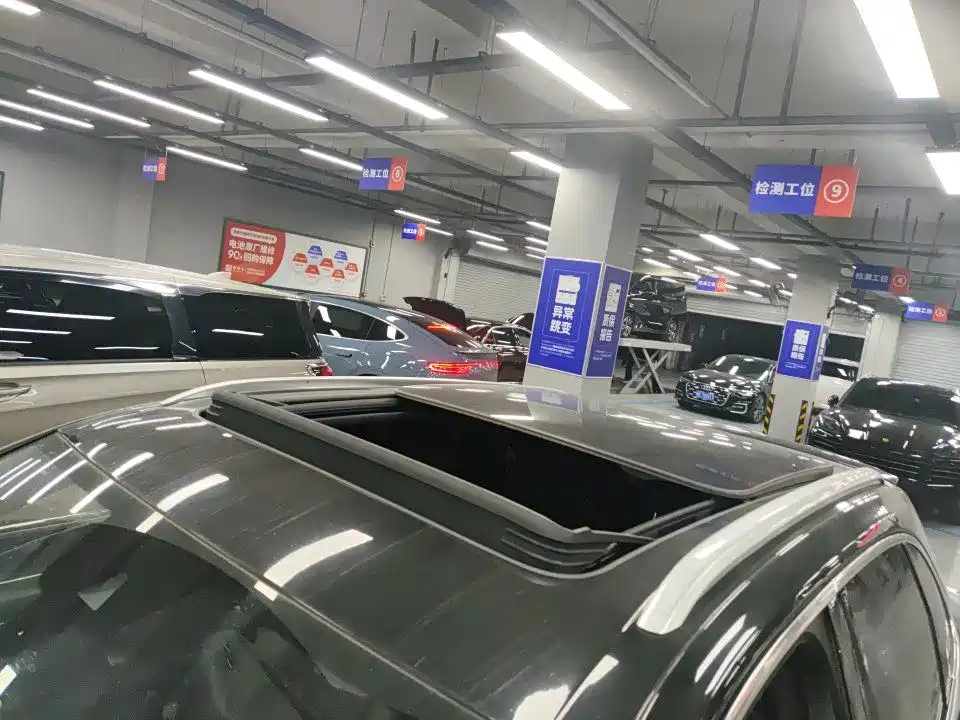 Porsche Cayenne Hybrid — миниатюра 9