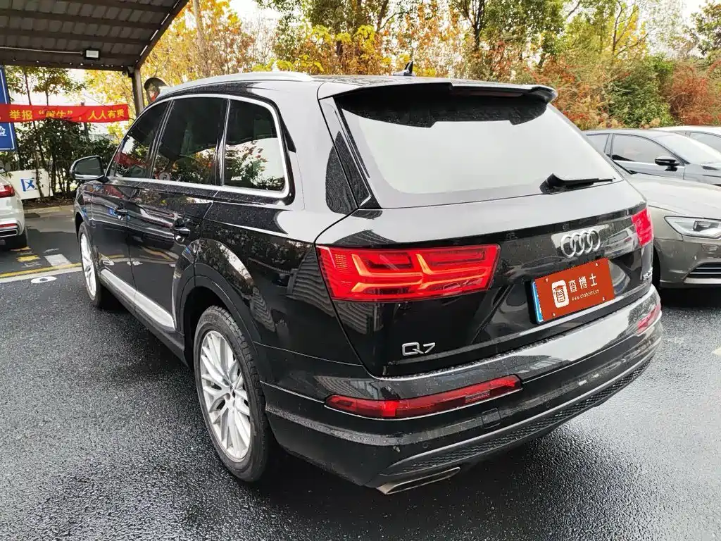 Audi Q7 — миниатюра 5