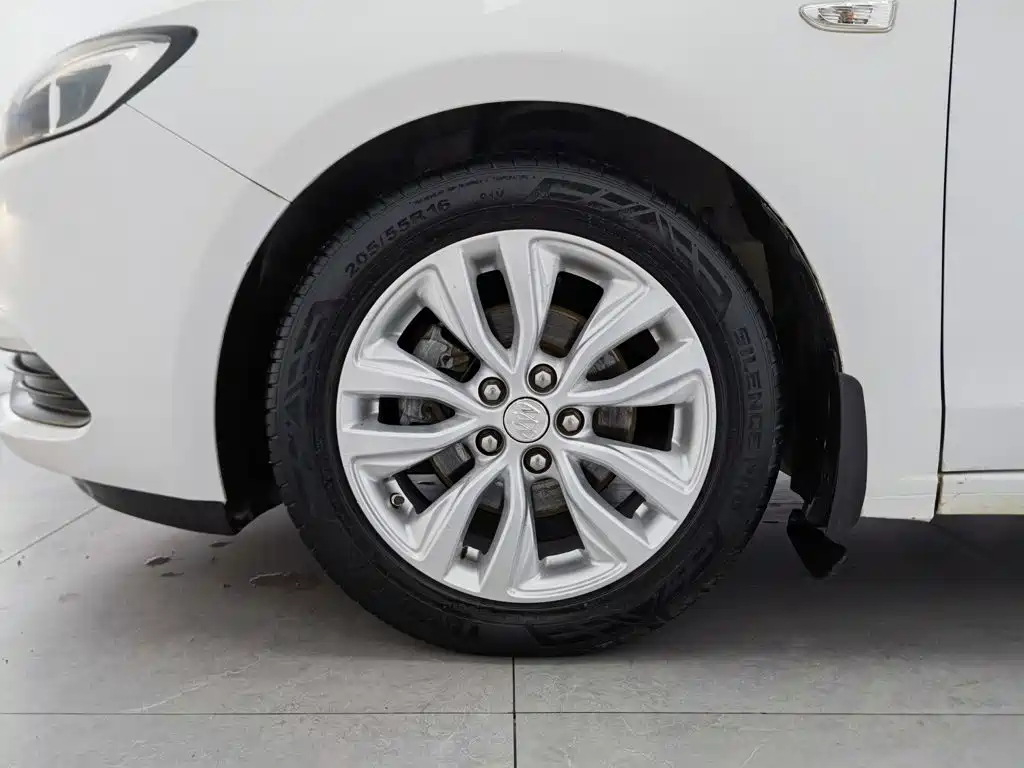 Buick Excelle — миниатюра 17