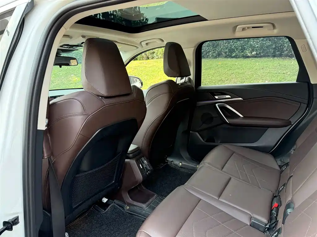 BMW iX1 2023 eDrive25L M Sport