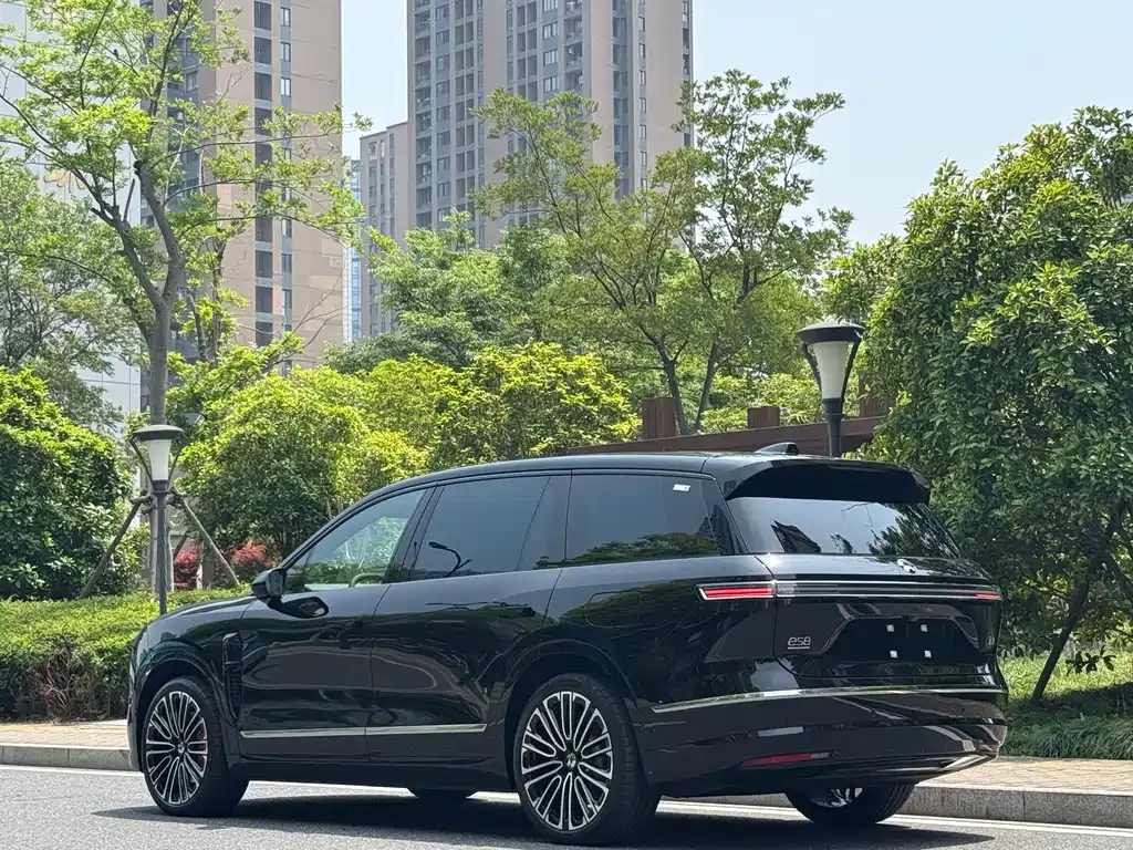 NIO ES8 2026 мест Executive
