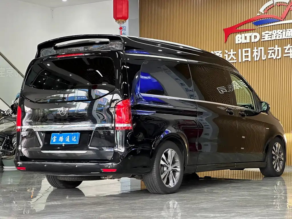 Mercedes-Benz V-Class — миниатюра 6