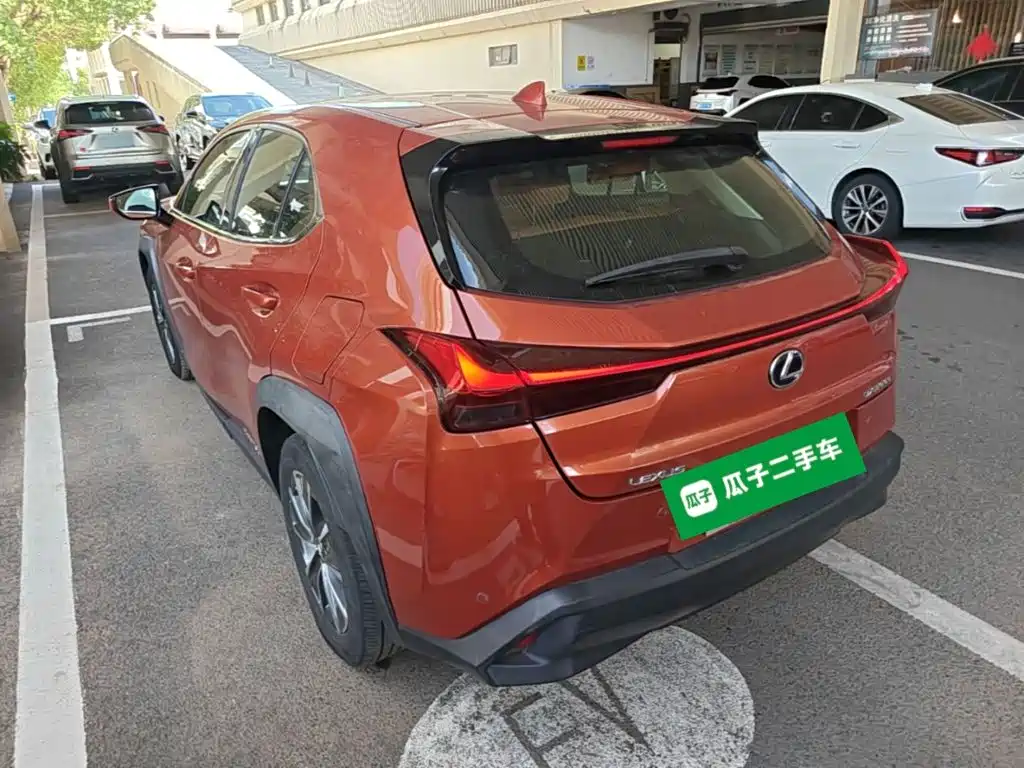 Lexus UX New Energy — миниатюра 5