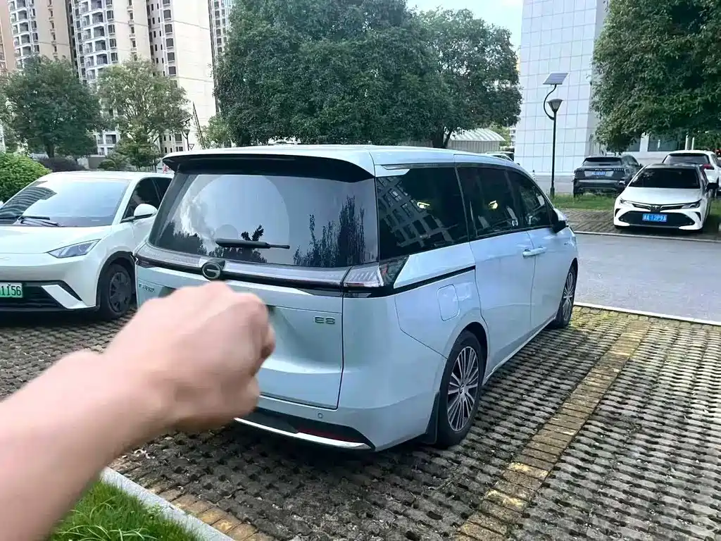 GAC Motor 传祺E8 PHEV — миниатюра 6