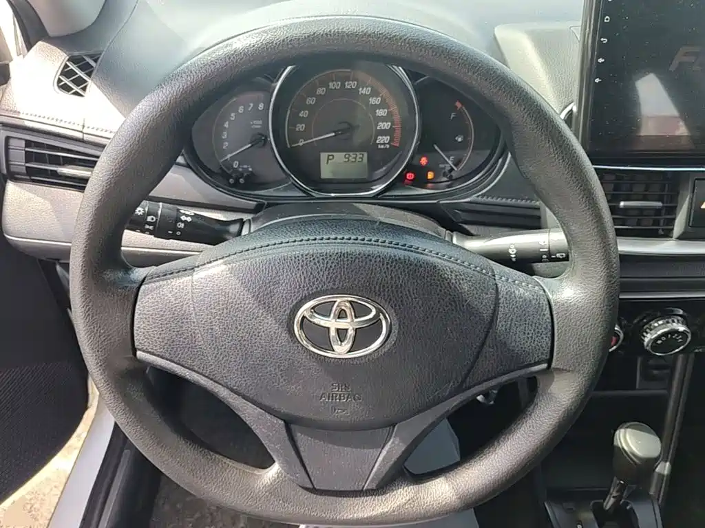Toyota Yaris L — миниатюра 11