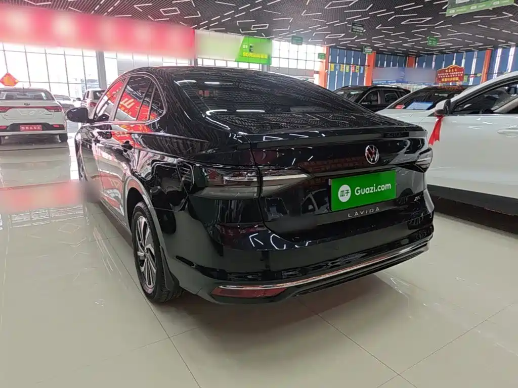Volkswagen Lavida — миниатюра 5
