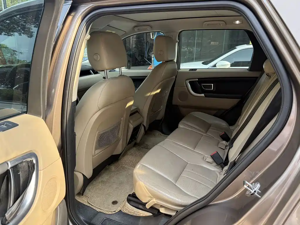 Land Rover Discovery Sport — миниатюра 6