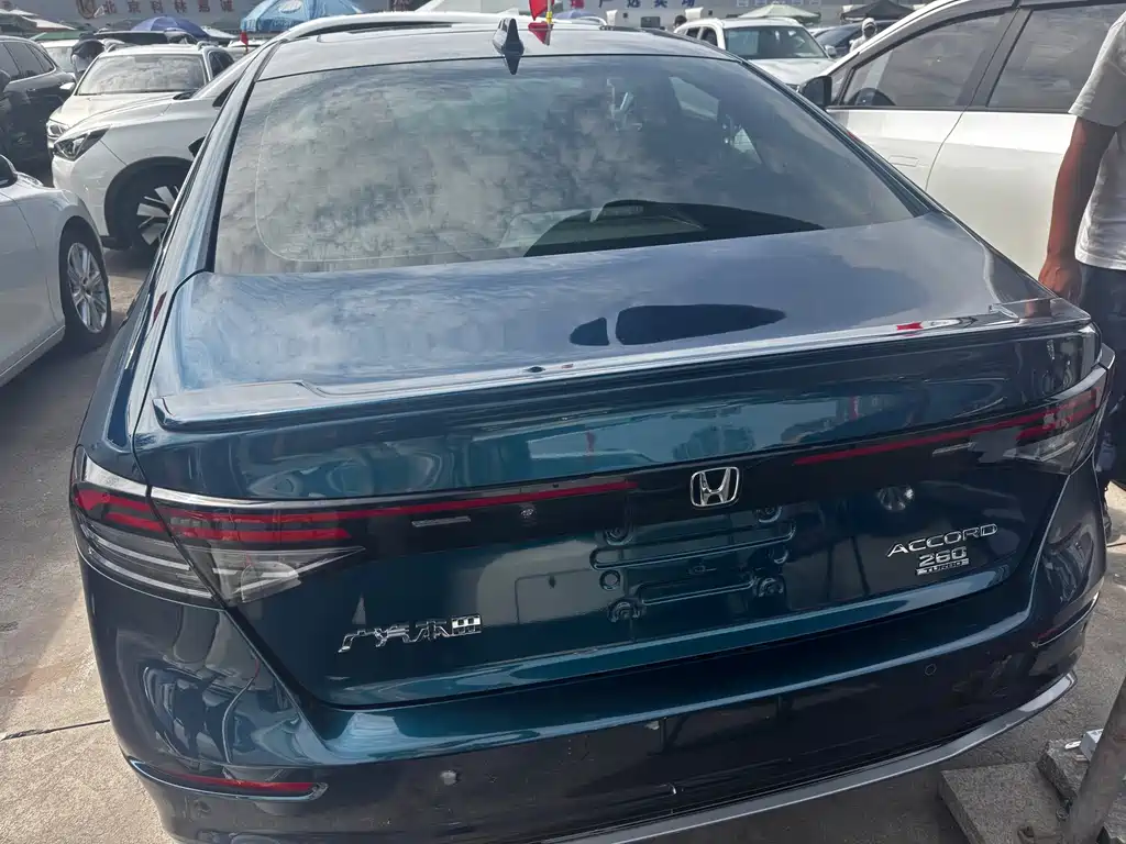 Honda Accord — миниатюра 13