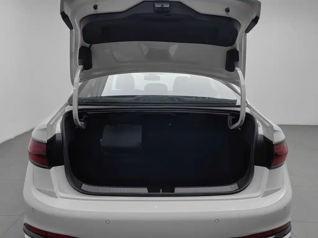 Volkswagen Sagitar — миниатюра 16