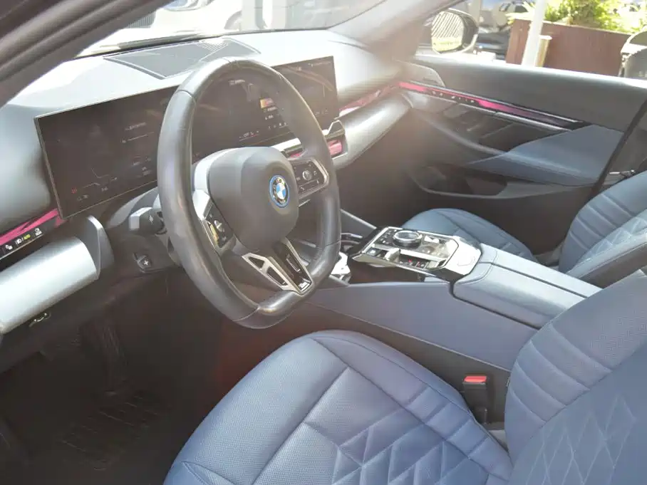 BMW i5 — миниатюра 6