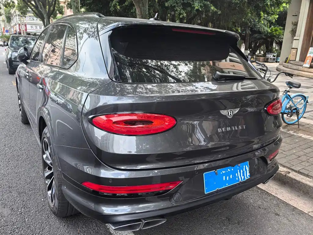 Bentley Bentayga — миниатюра 10