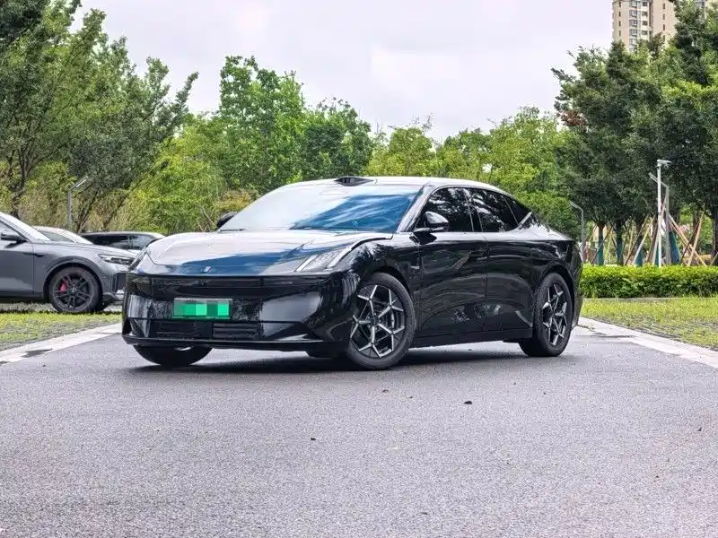 Lynk & Co Z10