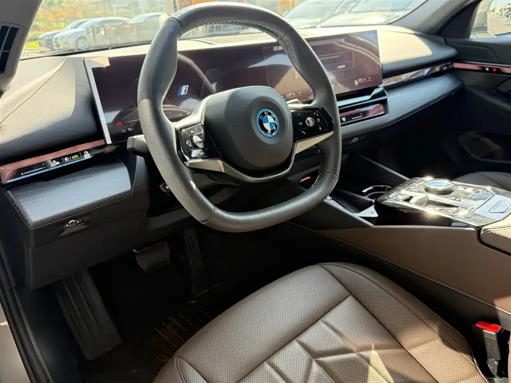 BMW i5 — миниатюра 16