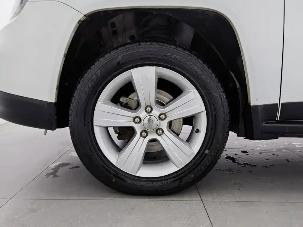 Jeep Compass (Import) — миниатюра 17