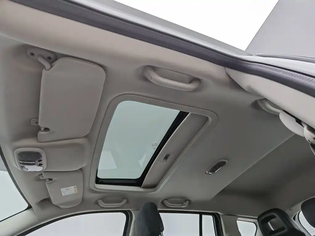 Jeep Compass (Import) — миниатюра 14