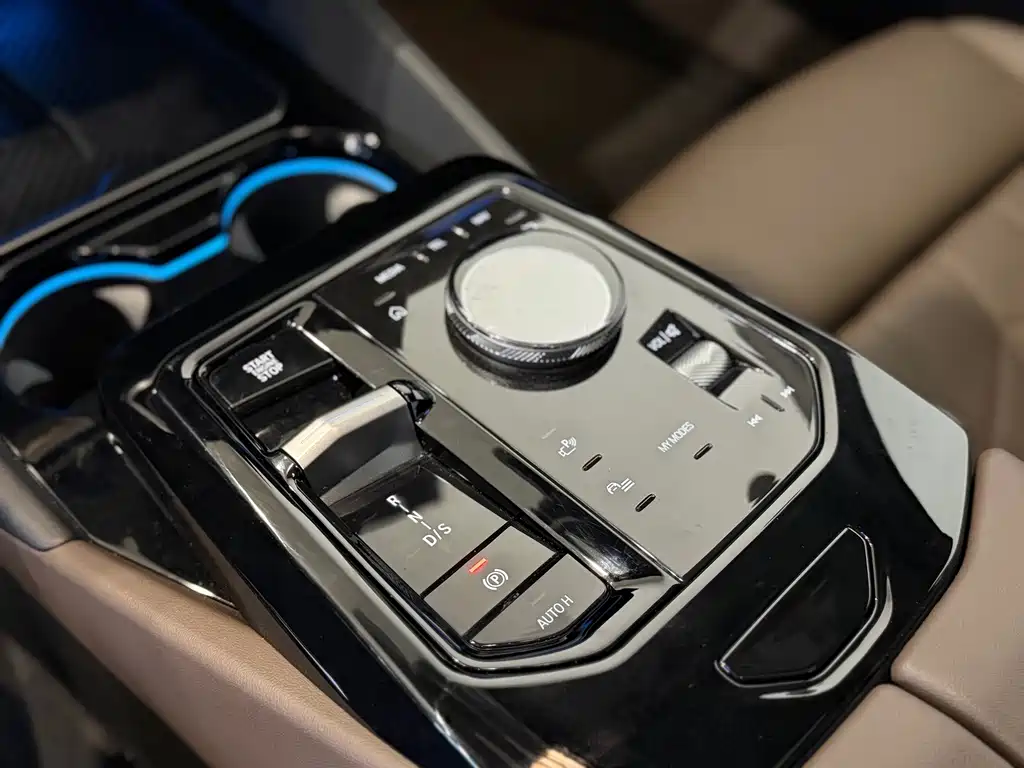 BMW 5 Series (Import) — миниатюра 10