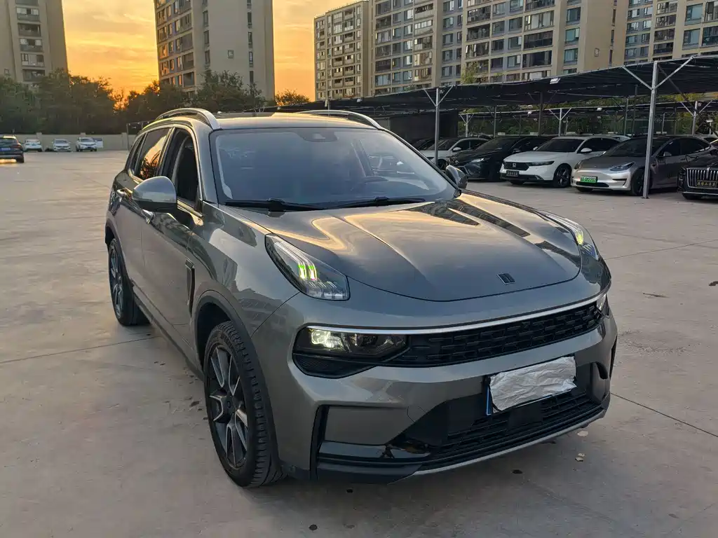 Lynk & Co 01 — миниатюра 3