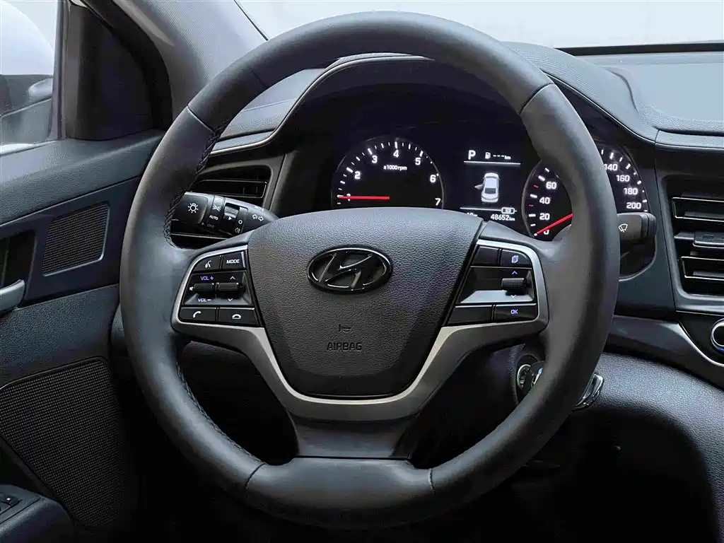 Hyundai Elantra — миниатюра 7