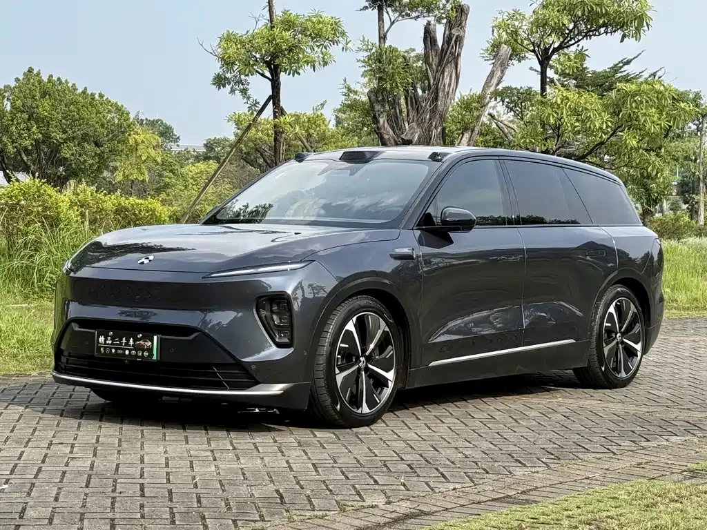 NIO ES8