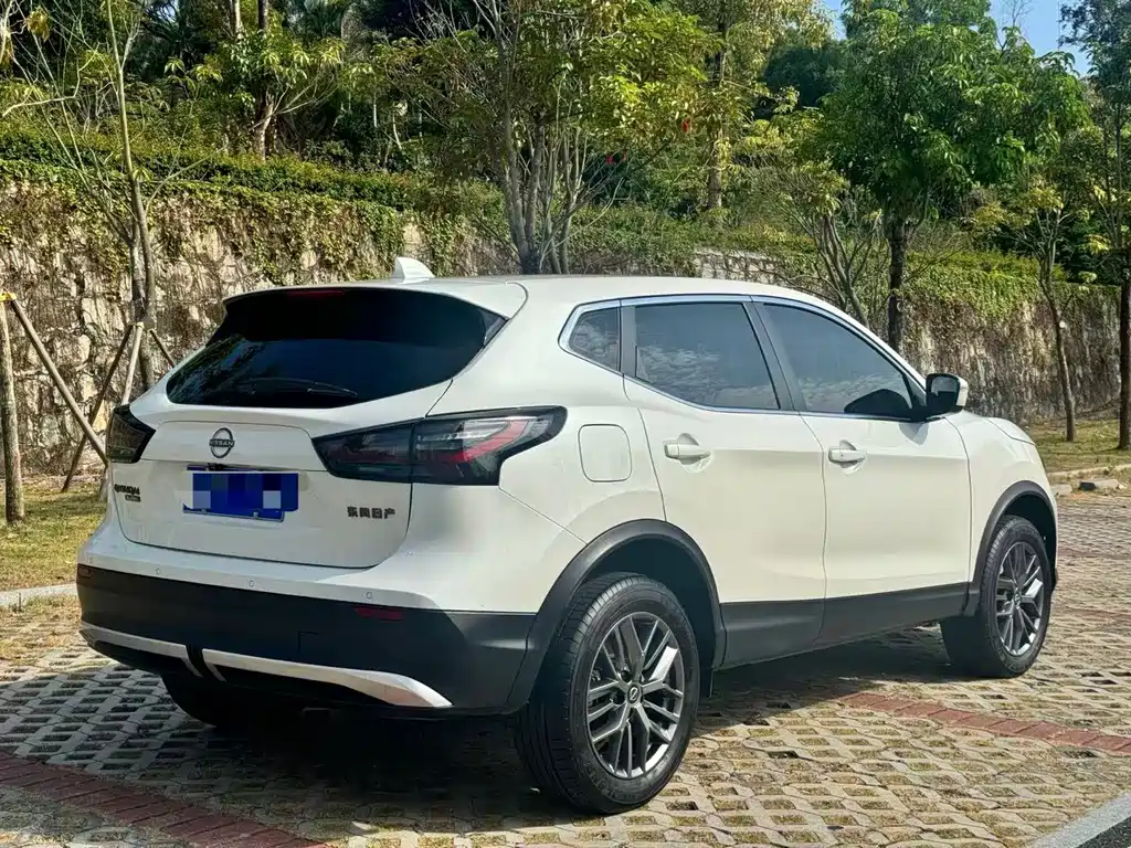 Nissan Qashqai — миниатюра 9
