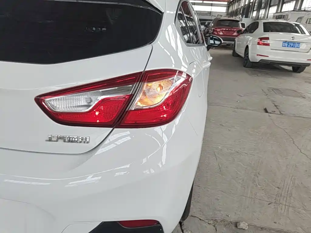 Chevrolet Cruze — миниатюра 8