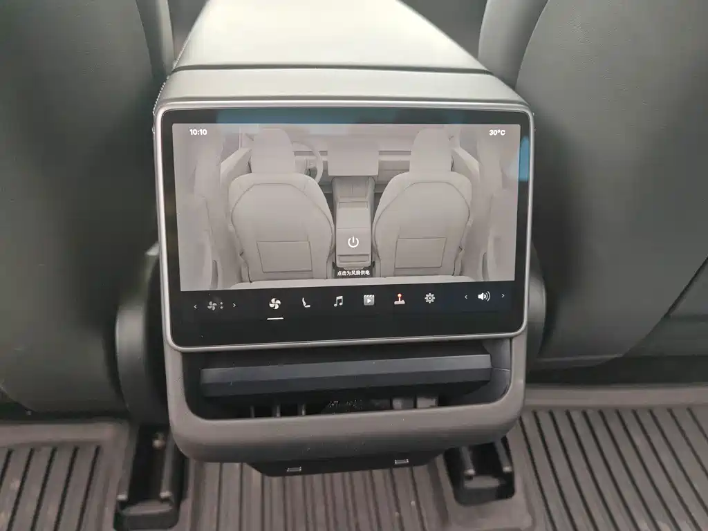 Tesla Model 3 — миниатюра 10