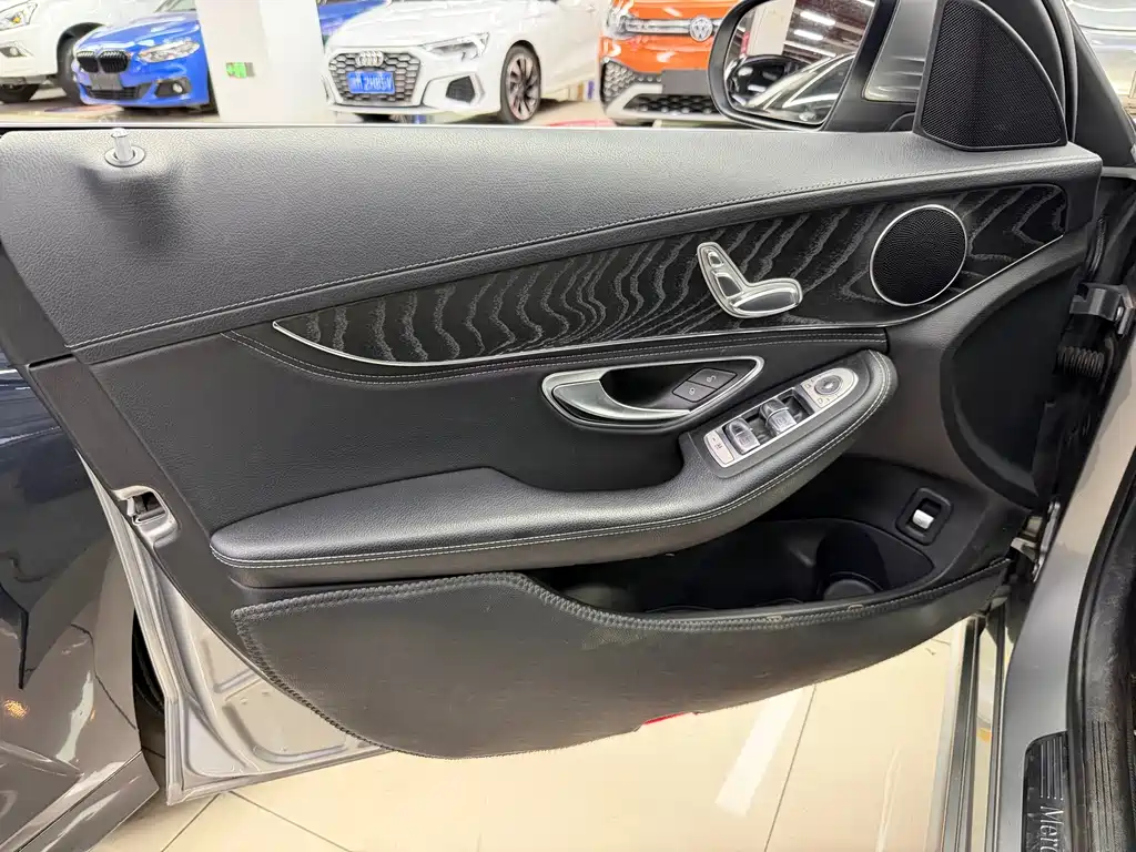 Mercedes-Benz C-Class — миниатюра 15