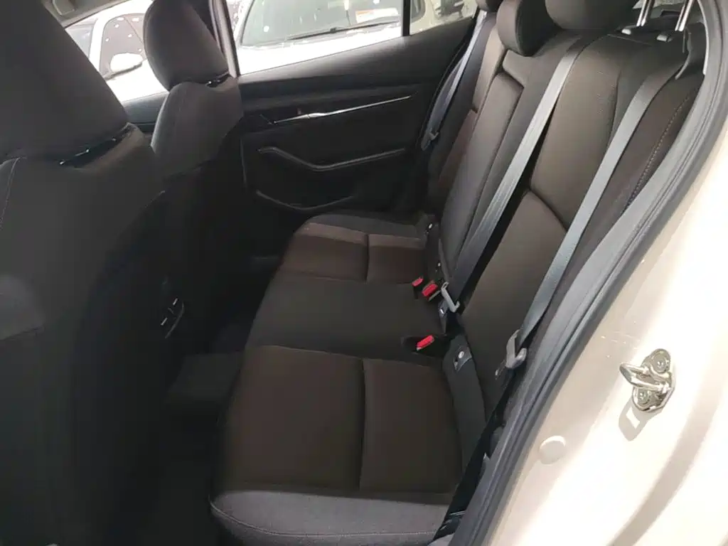 Mazda 3 Axela — миниатюра 17