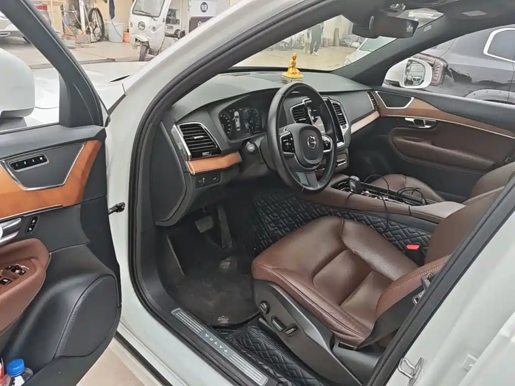 Volvo XC90 — миниатюра 16