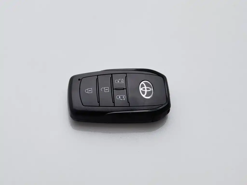 Toyota Granvia — миниатюра 19
