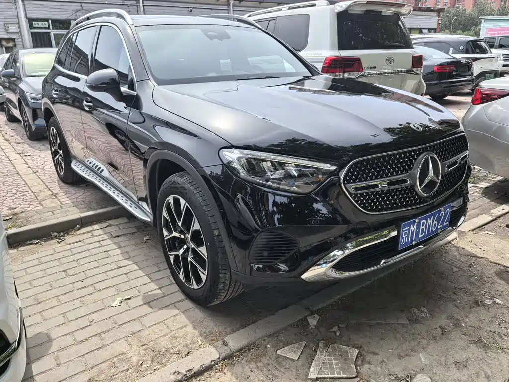 MERCEDES-BENZ GLC
