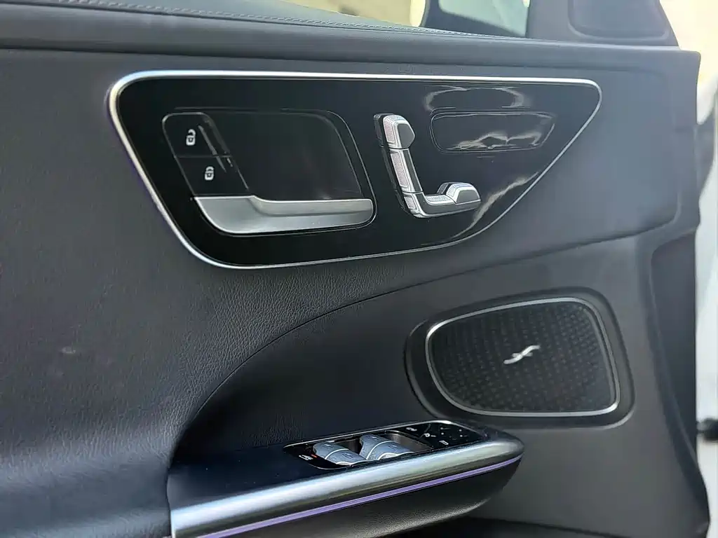 Mercedes-Benz C-Class — миниатюра 5