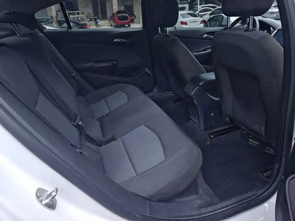 Chevrolet Cruze — миниатюра 13