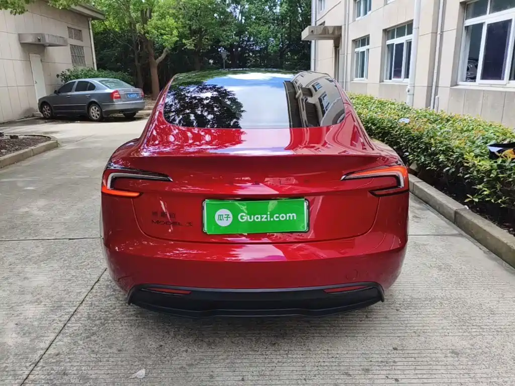 Tesla Model 3 — миниатюра 6